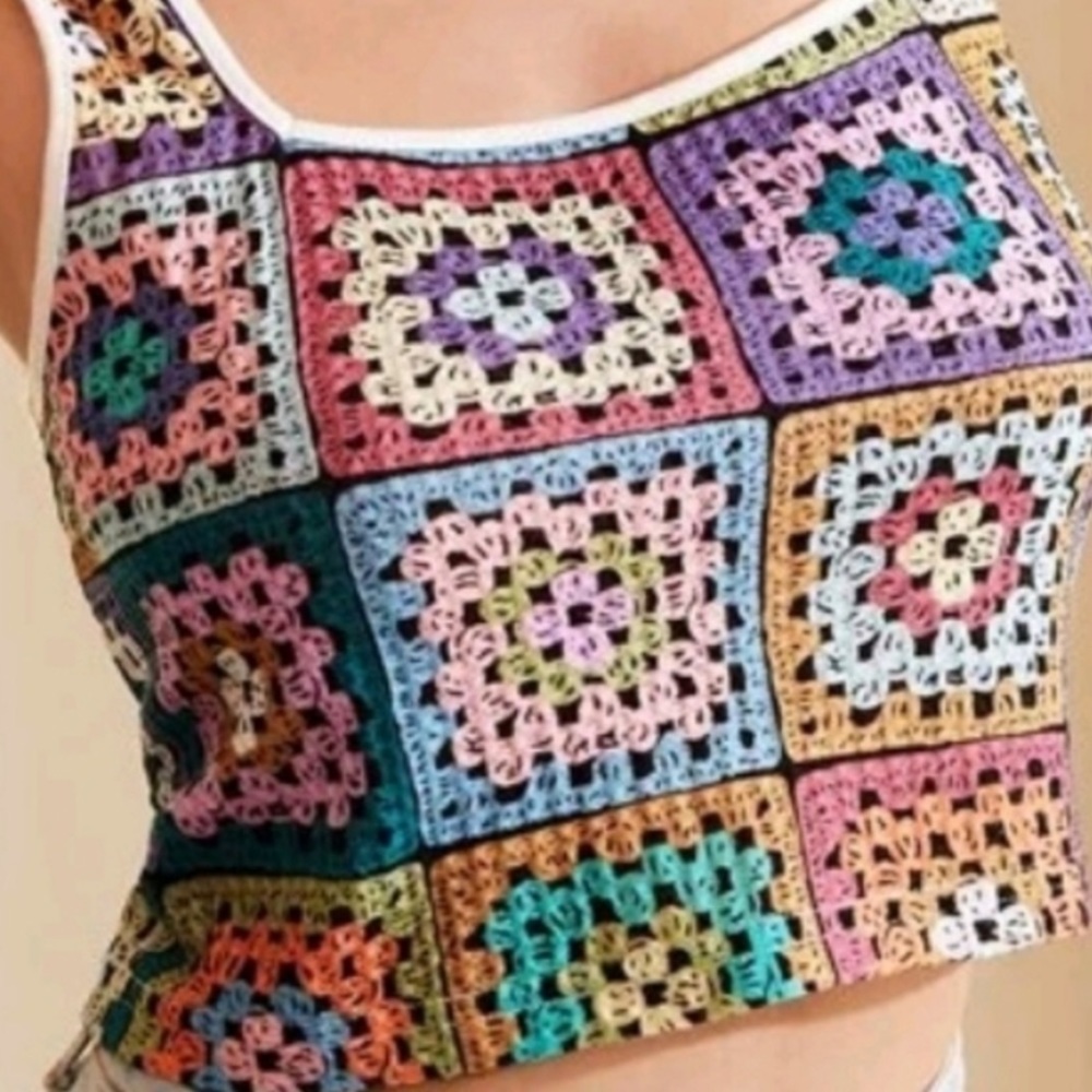 Granny Square Crotchet Printed Tank Top - Picture 6 of 11
